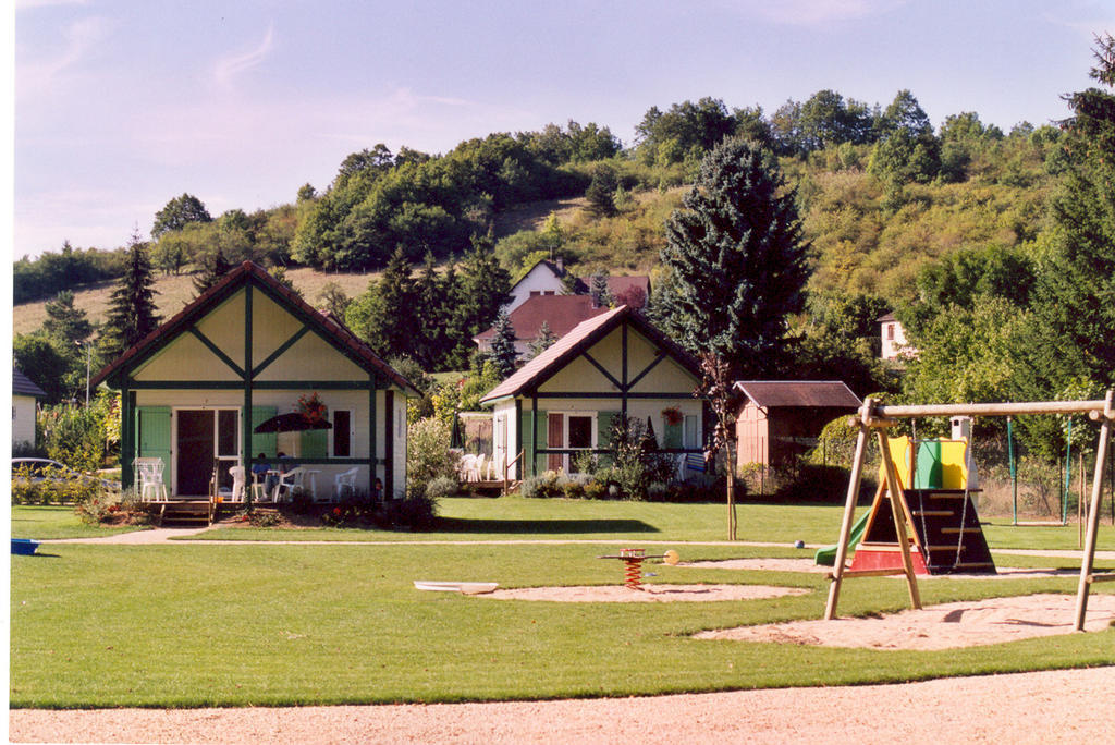 Village-Chalets Le Ru Du Pre Deux Rivieres Exterior photo